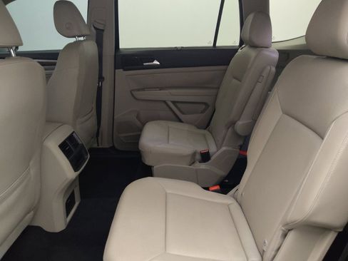 Used 2021 Volkswagen Atlas SE w/ Panoramic Sunroof Package FWD image 18