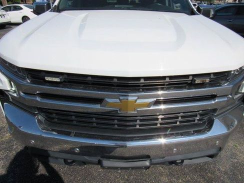 Used 2021 Chevrolet Silverado 1500 LT w/ Safety Package II AWD/4WD image 4