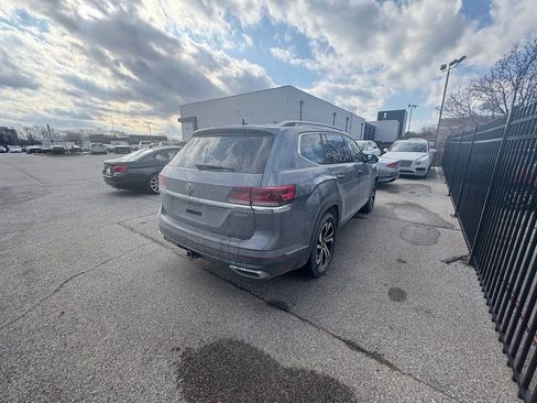 Used 2021 Volkswagen Atlas SEL Premium image 10