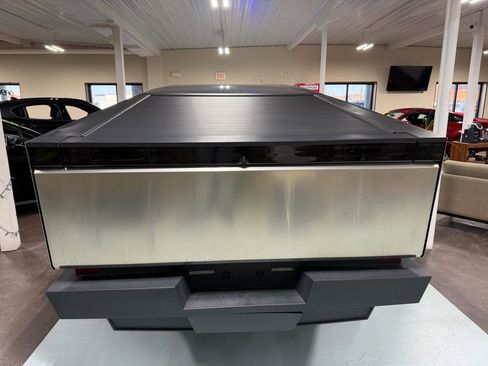 Used 2024 Tesla Cybertruck AWD Crew Cab image 6