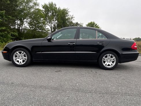 Used 2003 Mercedes-Benz E 320 Sedan image 2