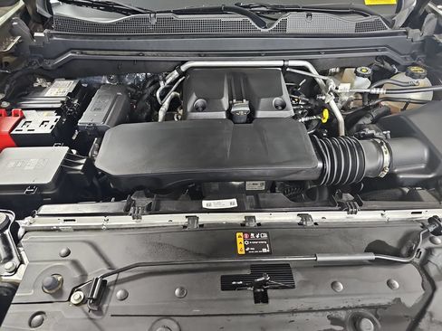 Certified 2025 Chevrolet Colorado ZR2 w/ Technology Package AWD/4WD image 35