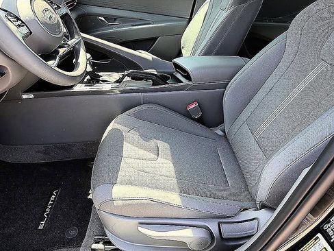 New 2026 Hyundai Elantra SE FWD image 8
