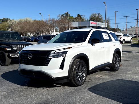 New 2026 Nissan Pathfinder SV image 3