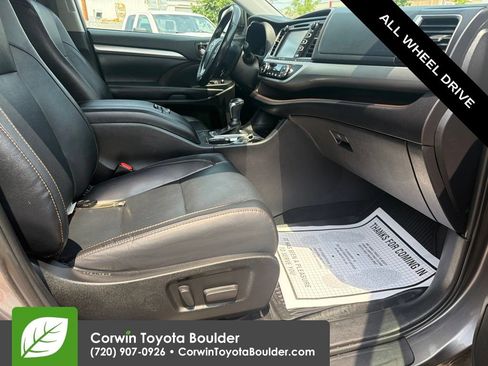 Used 2019 Toyota Highlander XLE w/ Carpet Mat Package (TMS) AWD/4WD image 10