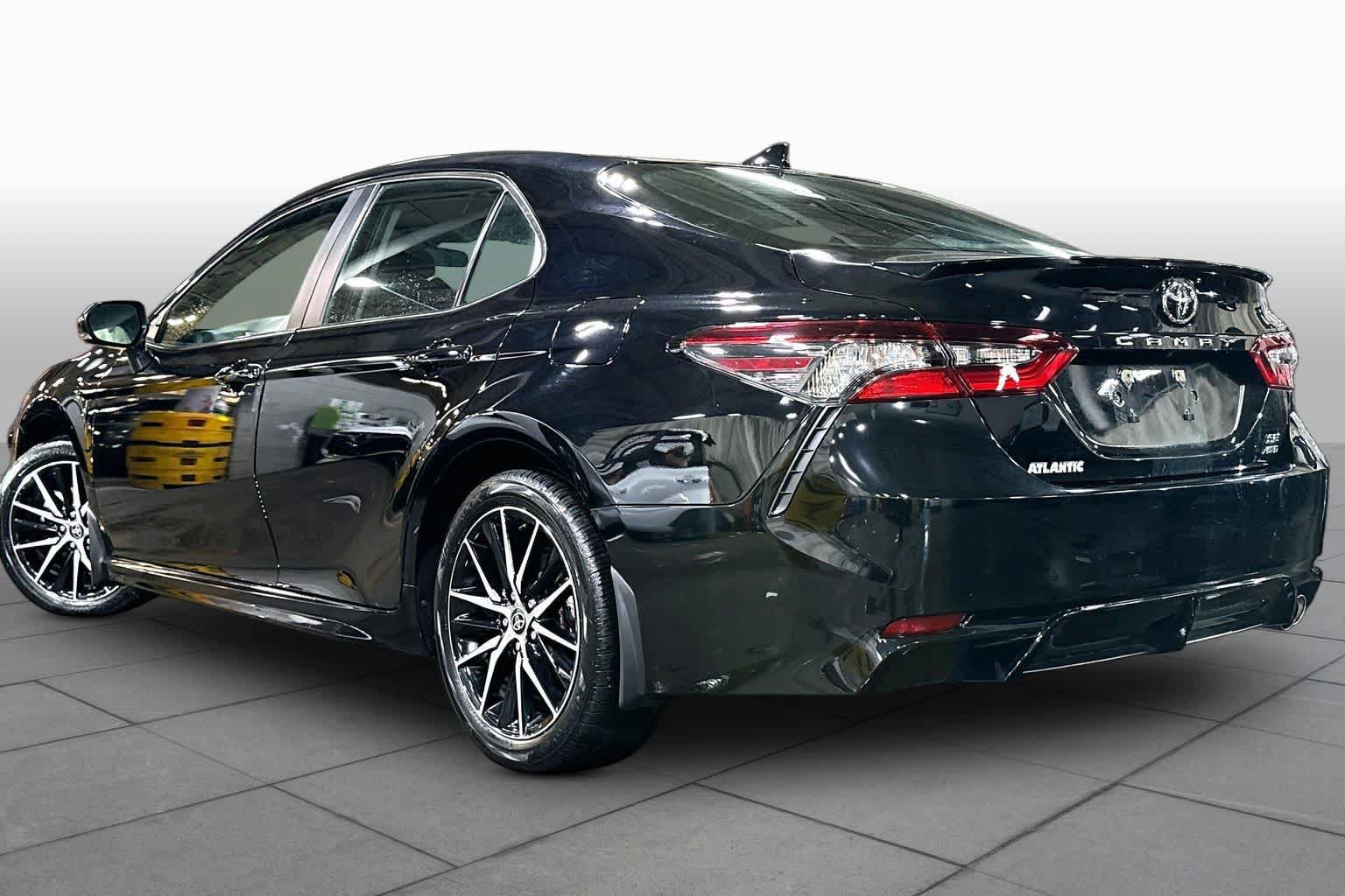 Used 2024 Toyota Camry SE w/ Cold Weather Package AWD/4WD image 12