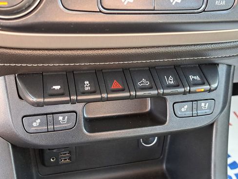 Used 2020 GMC Canyon Denali image 24