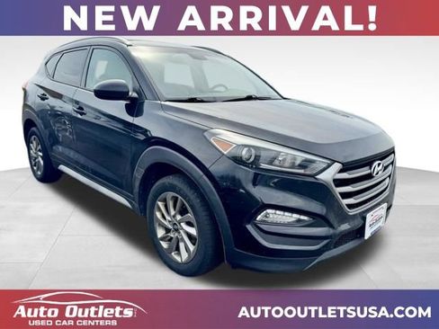 Used 2017 Hyundai Tucson SE image 1
