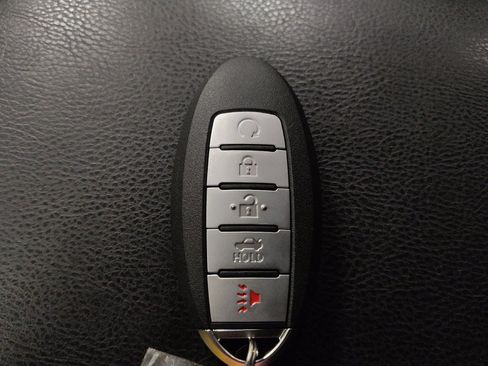 Used 2019 Nissan Pathfinder Platinum AWD/4WD image 32