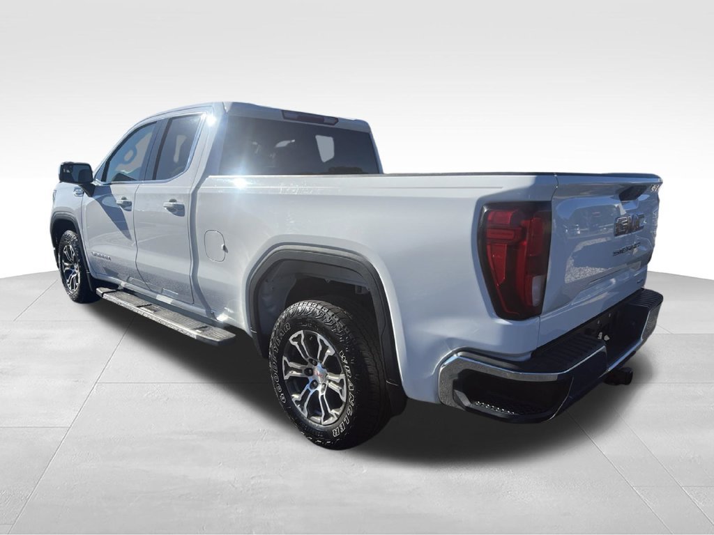 Used 2023 GMC Sierra 1500 SLE RWD image 7