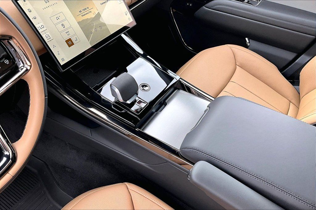 New 2026 Land Rover Range Rover Sport Dynamic SE AWD/4WD image 8
