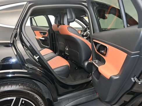 Used 2024 Mercedes-Benz GLC 300 4MATIC image 13