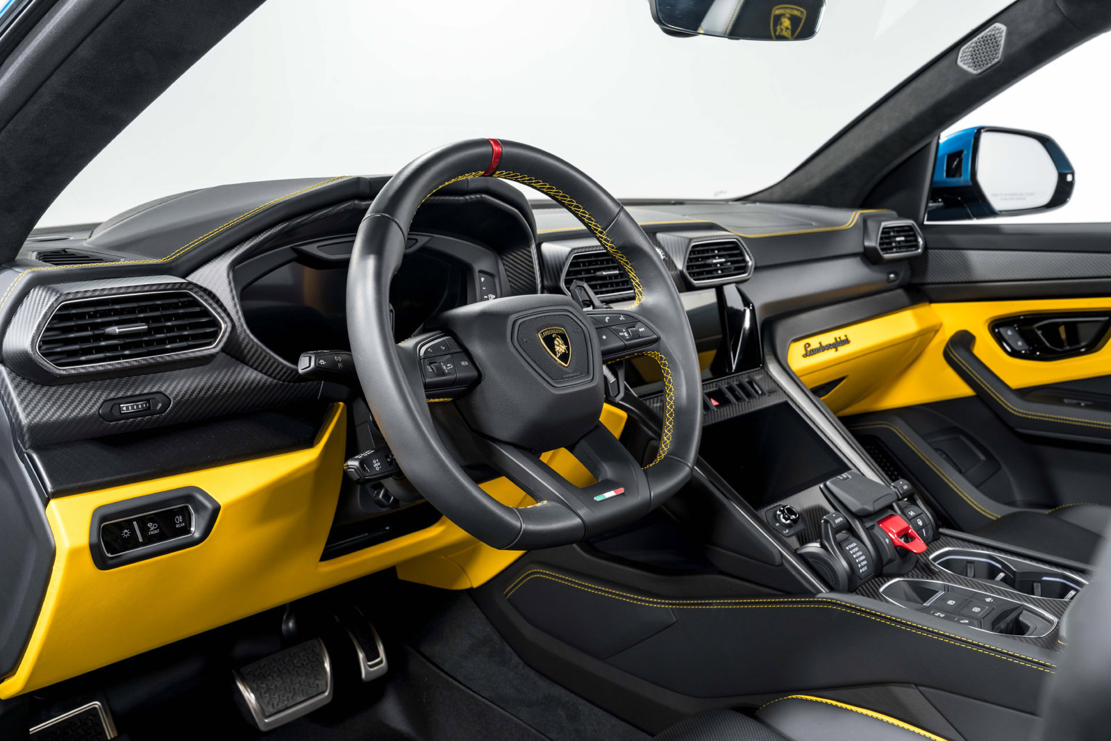 Used 2024 Lamborghini Urus S AWD/4WD image 13