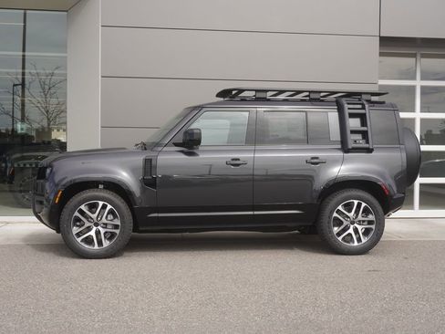 New 2026 Land Rover Defender 110 X-Dynamic SE image 8