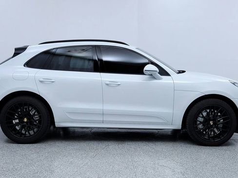 Used 2020 Porsche Macan Turbo image 6