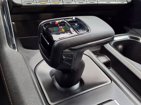 Used 2024 GMC Sierra 1500 AT4 w/ Technology Package AWD/4WD image 7