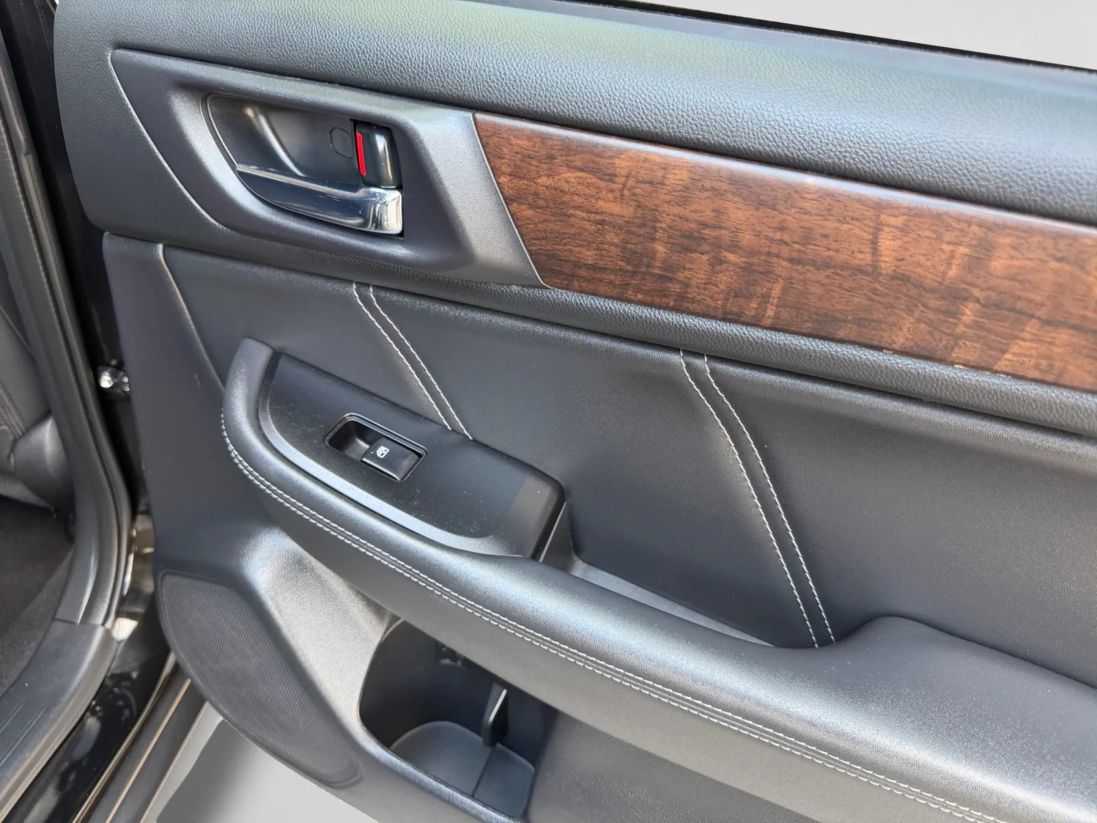 Used 2019 Subaru Outback 2.5i Limited AWD/4WD image 20