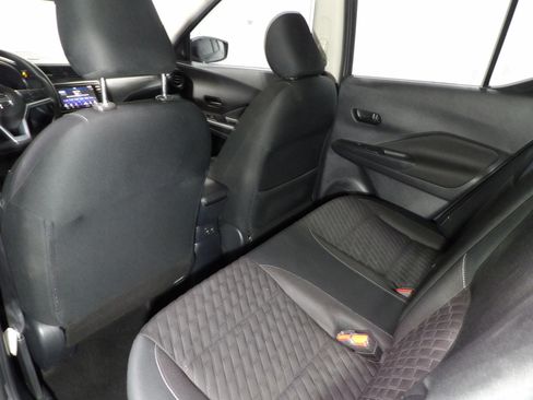 Used 2021 Nissan Kicks S image 11