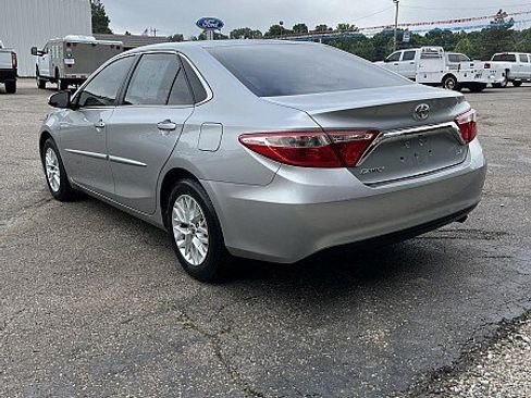 Used 2017 Toyota Camry LE FWD image 5