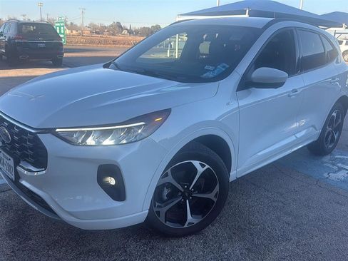 Used 2023 Ford Escape ST-Line Select w/ Tech Pack #2 image 2