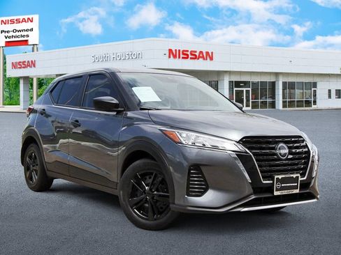 Used 2024 Nissan Kicks S FWD image 1