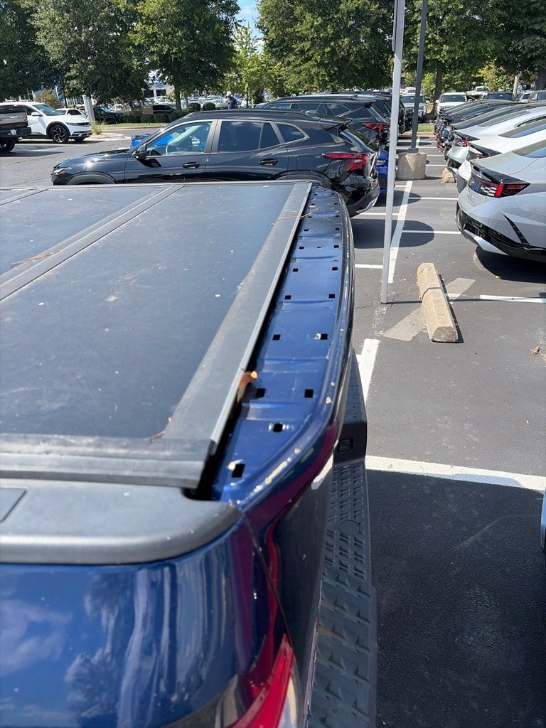 Used 2019 Nissan Titan SV w/ SV Convenience Package AWD/4WD image 10