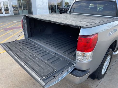 Used 2013 Toyota Tundra 2WD CrewMax w/ SR5 Pkg image 14