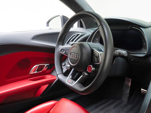 Used 2022 Audi R8 V10 w/ Premium Package RWD image 67