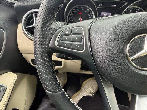 Used 2019 Mercedes-Benz GLA 250 4MATIC image 31