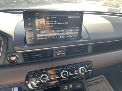 Used 2025 Honda Pilot Elite image 25
