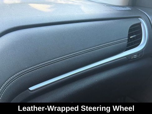 Used 2017 Chevrolet Traverse LT w/ Style and Technology Package image 21