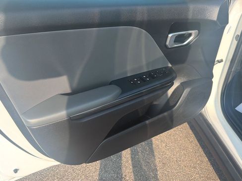 Used 2025 Kia K4 FWD image 12