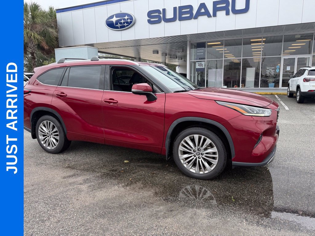 Used 2023 Toyota Highlander Platinum FWD image 1