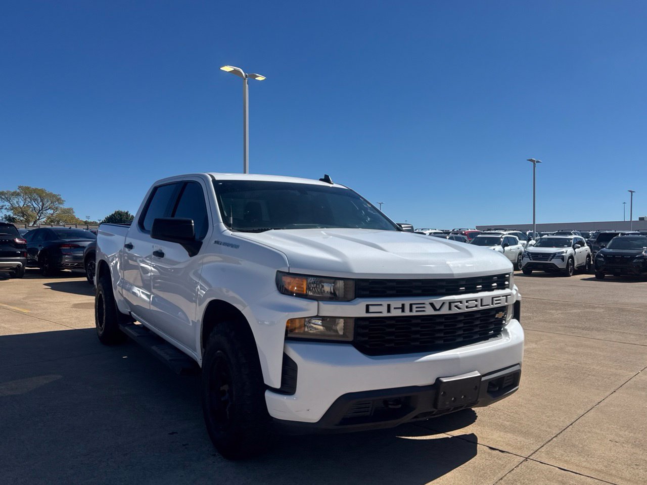 Used 2021 Chevrolet Silverado 1500 Custom RWD image 2