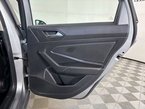 Used 2020 Volkswagen Jetta SE w/ SE Cold Weather Package image 24