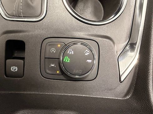 Used 2023 Chevrolet Traverse LT w/ LT Premium Package image 36