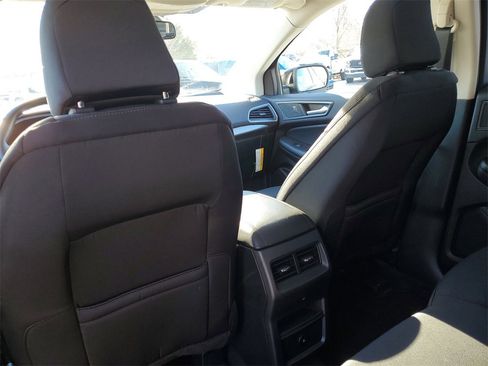 New 2024 Ford Edge SE w/ Black Appearance Package image 31