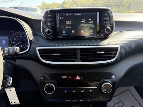 Used 2020 Hyundai Tucson SE image 30