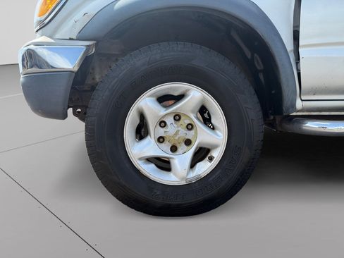 Used 2003 Toyota Tacoma PreRunner RWD image 9