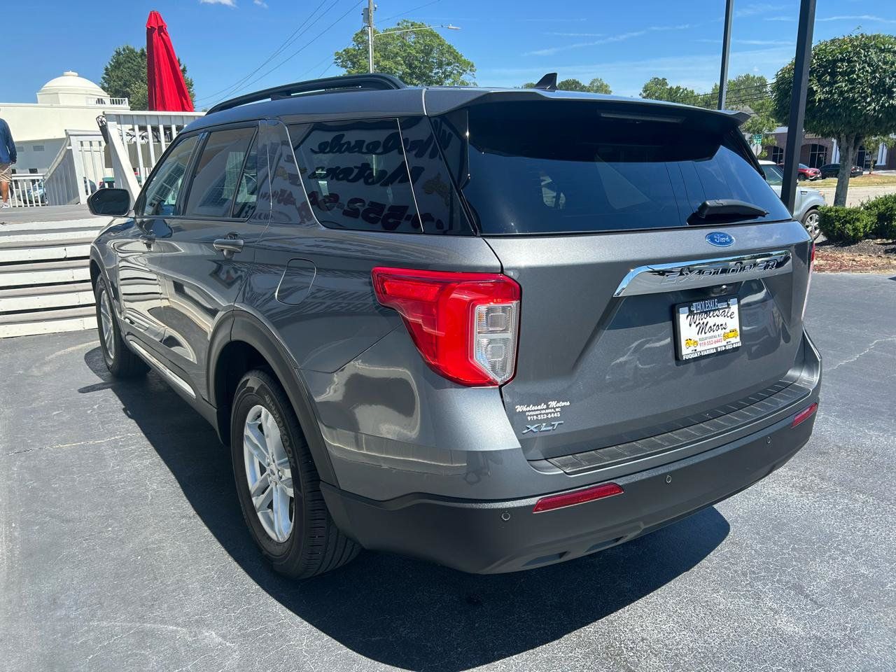 Used 2024 Ford Explorer XLT RWD image 5