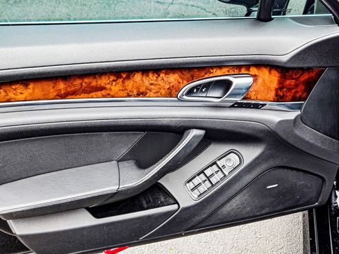 Used 2014 Porsche Panamera 4S image 21