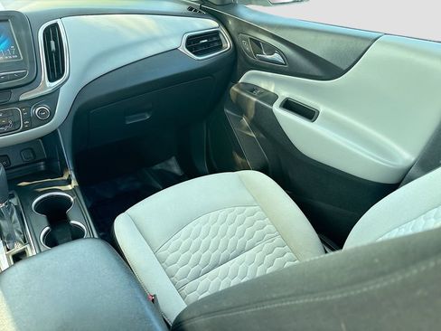 Used 2018 Chevrolet Equinox LS AWD/4WD image 21