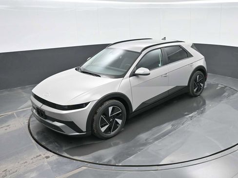 New 2025 Hyundai Ioniq 5 SEL image 23