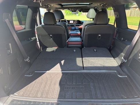 Used 2025 INFINITI QX80 Autograph AWD/4WD image 19