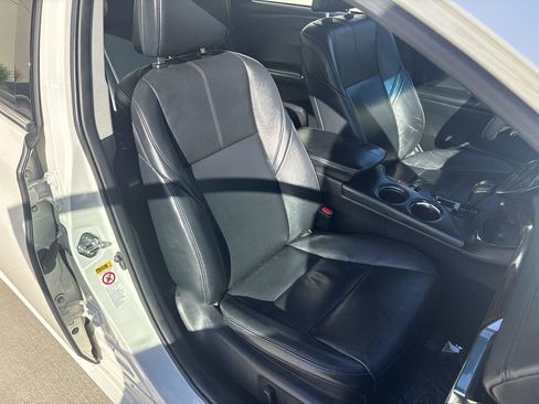 Used 2015 Toyota Avalon XLE image 16