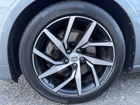 Used 2020 Volvo S60 T5 Momentum w/ Protection Package Premier image 17
