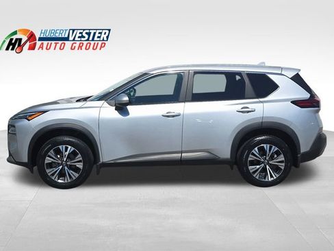 Used 2023 Nissan Rogue SV image 1