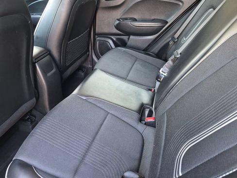 Used 2023 Hyundai Venue Limited FWD image 12