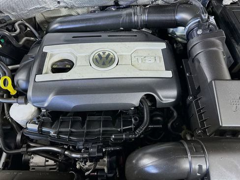 Used 2015 Volkswagen Tiguan SE image 9