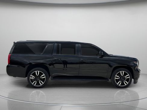 Used 2019 Chevrolet Suburban Premier image 2